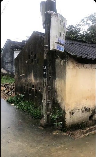Góc nhà tường vàng